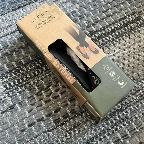 🥿 NIB Serra Ladies Recycled Material Flats, Black Grey Snakeskin Pattern, Size 8 - Picture 2 of 7